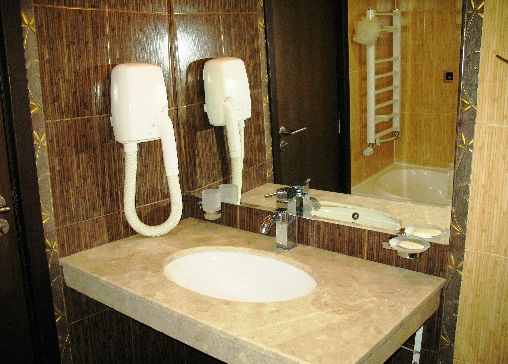 Alexander Hotel Banya  Luaran gambar